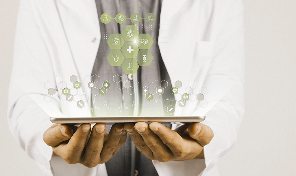 Historia clínica digital optimizada con IA, mejorando la toma de decisiones y la eficiencia en el tratamiento de pacientes.