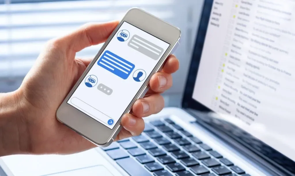 Asistente virtual de inteligencia artificial ayudando a agendar citas y atender consultas en una clínica médica.